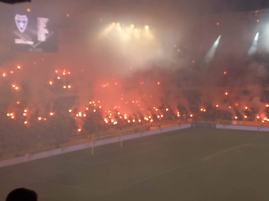 ΑΕΚ-Ιωνικός: Έγινε η νύχτα μέρα στην OPAP Arena - Συγκλονιστικό πανό, μαγική ατμόσφαιρα (photos)