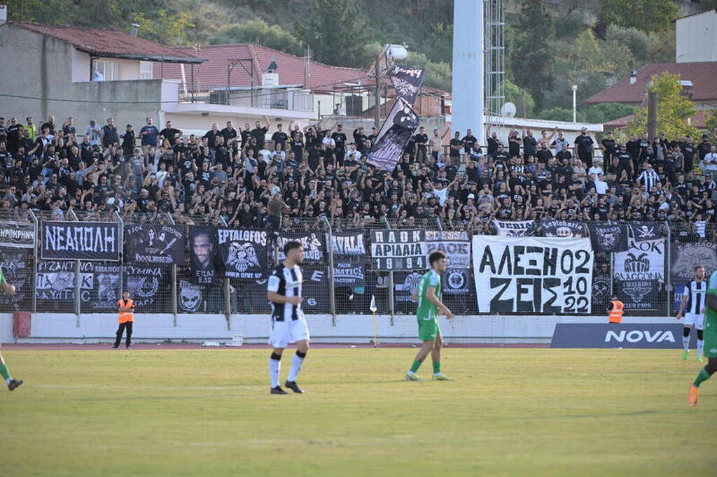 Λεβαδειακός-ΠΑΟΚ: Ξέσπασε ξανά ο κόσμος του «Δικεφάλου» για παίκτες και Λουτσέσκου! (photos)