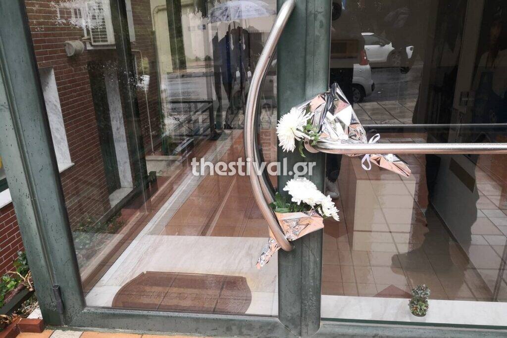 Αλέξανδρος Νικολαΐδης: Απέραντη θλίψη - Αφήνουν λουλούδια έξω από το γυμναστήριό του (photos)
