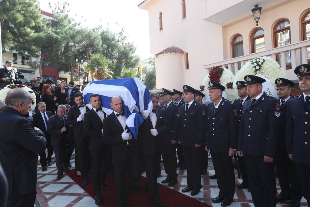 Αλέξανδρο Νικολαΐδης: Ρίγη συγκίνησης στο «ύστατο χαίρε» (photos)