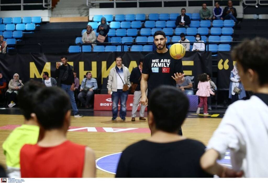 AEK: Στα Λιόσια ο Καντέρ σε εκδήλωση για Τούρκους πρόσφυγες (photos)