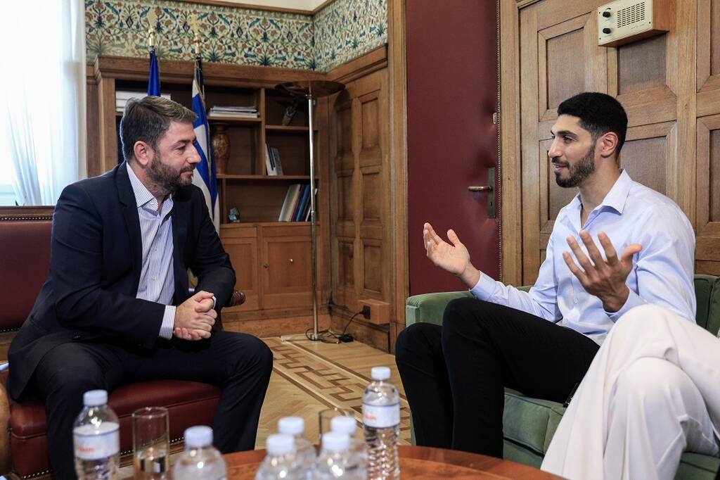 Συνάντηση Ανδρουλάκη με Καντέρ στη Βουλή - «Σεβασμός στο διεθνές δίκαιο» (photos+video)