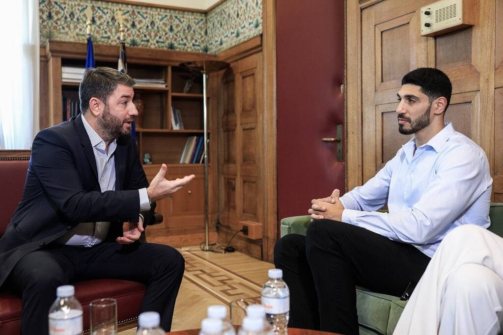 Συνάντηση Ανδρουλάκη με Καντέρ στη Βουλή - «Σεβασμός στο διεθνές δίκαιο» (photos+video)