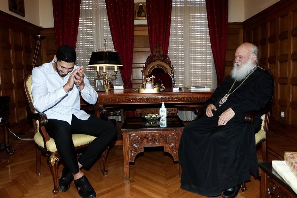 Ενές Καντέρ: Επίσκεψη στον αρχιεπίσκοπο Ιερώνυμο - «Ο Ερντογάν θέλει πόλεμο»