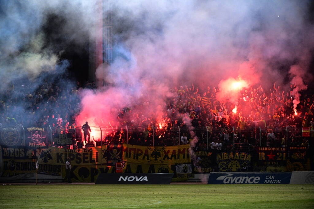 Λεβαδειακός-ΑΕΚ 0-2: Με «διπλό» Λιβάι στο κατόπι του Παναθηναϊκού!