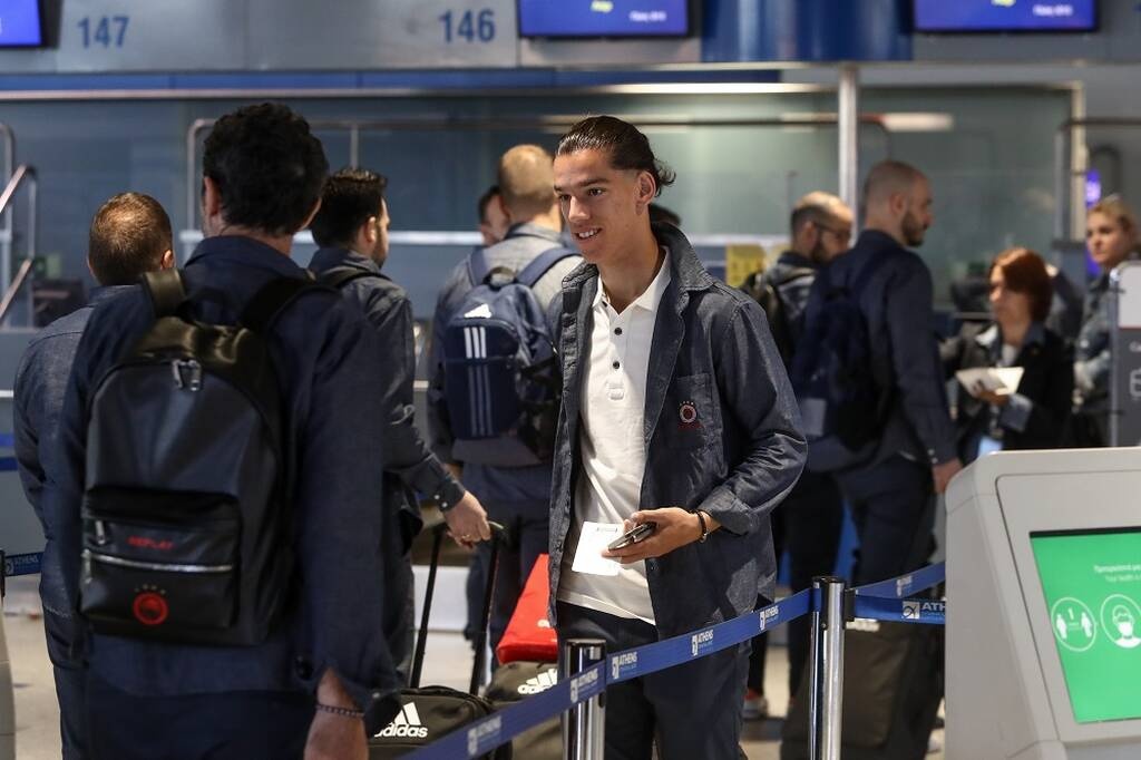Ολυμπιακός: Το δίλημμα Μίτσελ για ενδεκάδα - Πέταξε για Γερμανία η αποστολή (photos)