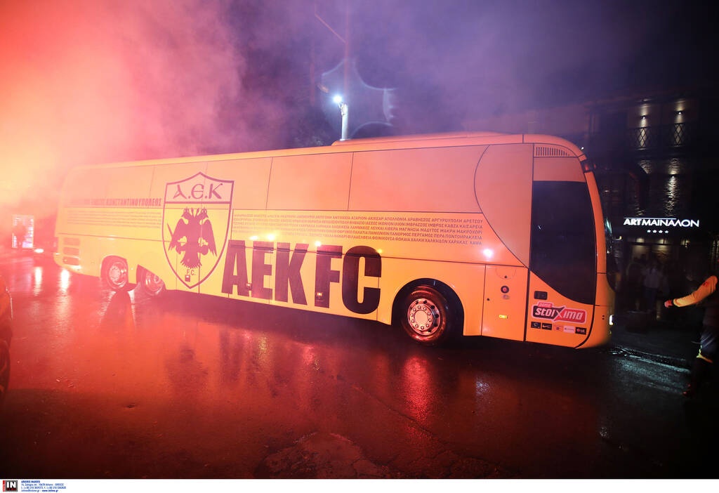ΑΕΚ: Αποθέωση παρά την βροχή κατά την άφιξη στην Τρίπολη (photos)