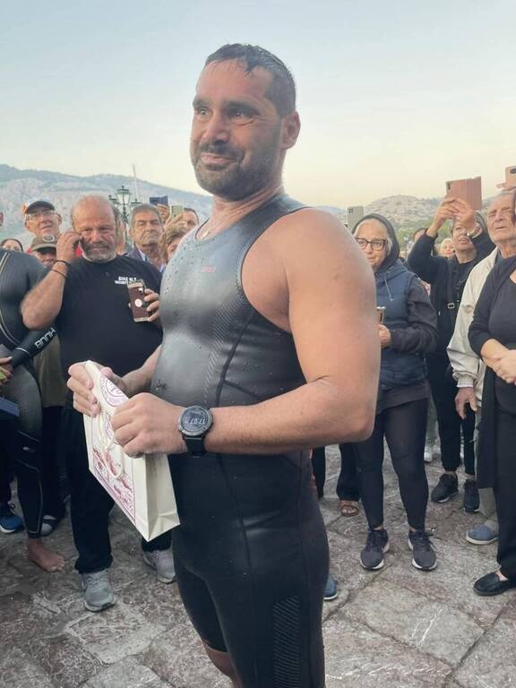 ΑμεΑ: Κολύμπησε από τη Ρόδο στη Σύμη και εκπλήρωσε το τάμα του ο Χαράλαμπος Ταϊγανίδης (photos)