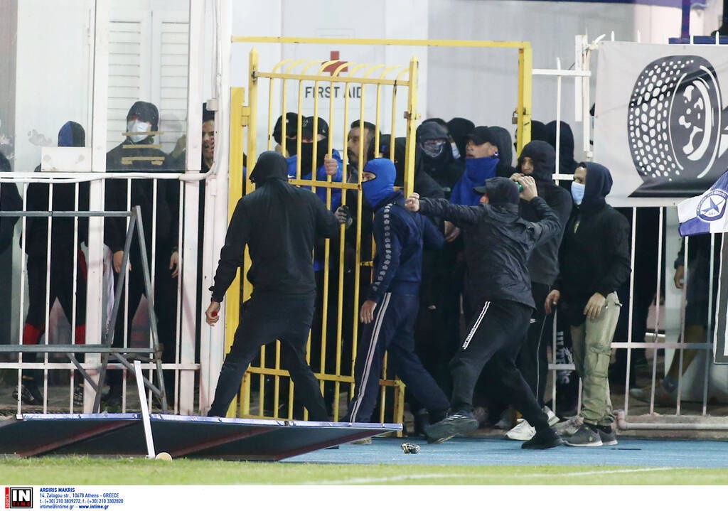 Ατρόμητος-Άρης: Επεισόδια και εισβολή οπαδών στο Περιστέρι (photos)