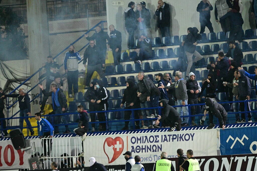 Ατρόμητος-Άρης: Επεισόδια και εισβολή οπαδών στο Περιστέρι (photos)