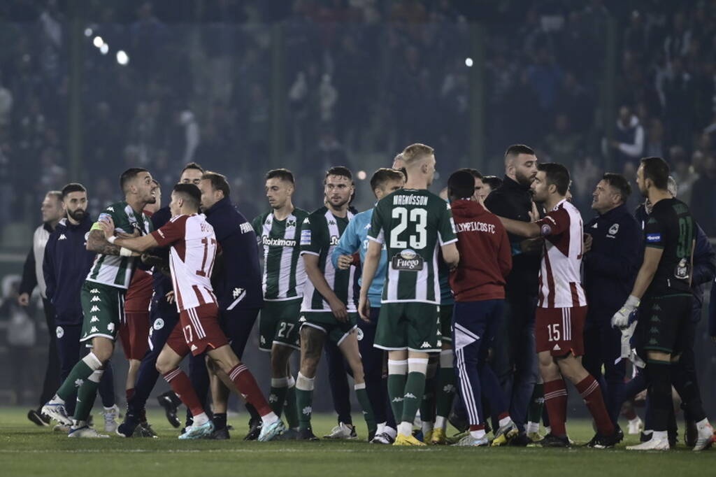 Παναθηναϊκός-Ολυμπιακός: Ένταση στη Λεωφόρο - «Nτου» Αβραάμ σε παίκτες και διαιτητές (photos)
