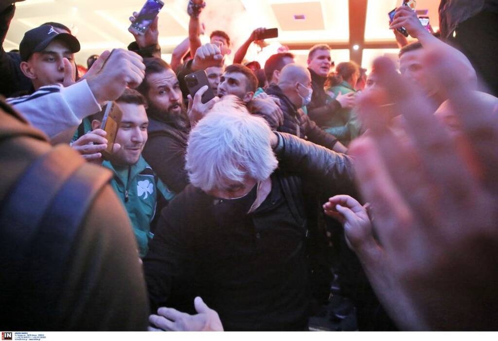 Παναθηναϊκός - Ολυμπιακός: Παράνοια με Γιοβάνοβιτς - «Πνίγηκε» στις αγκαλιές του κόσμου (video)