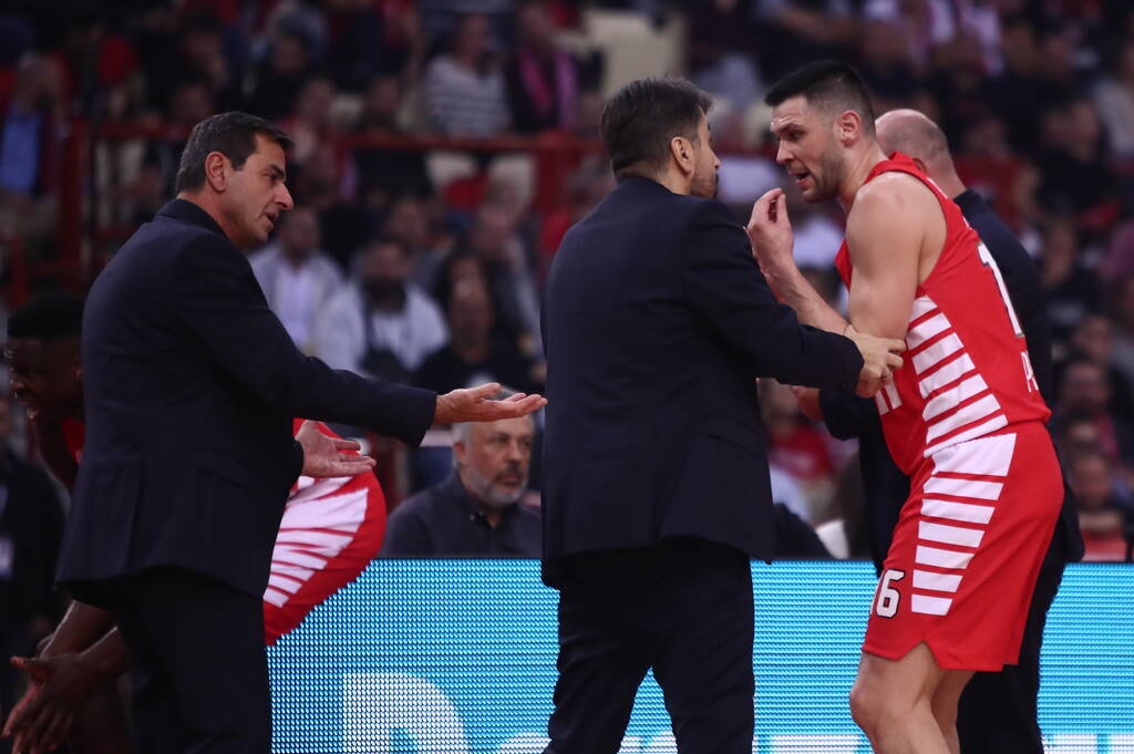 Ολυμπιακός-Παρτιζάν: Ξέσπασμα Μπαρτζώκα - Έγινε έξαλλος με τον Παπανικολάου (photos)