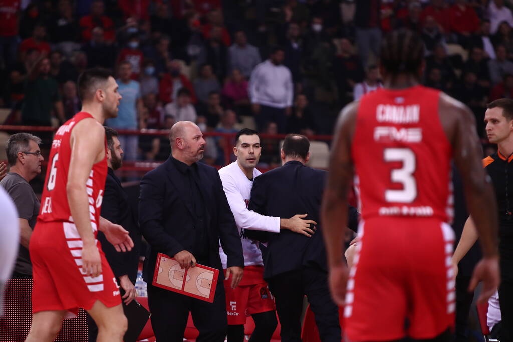 Ολυμπιακός-Παρτιζάν: Ξέσπασμα Μπαρτζώκα - Έγινε έξαλλος με τον Παπανικολάου (photos)