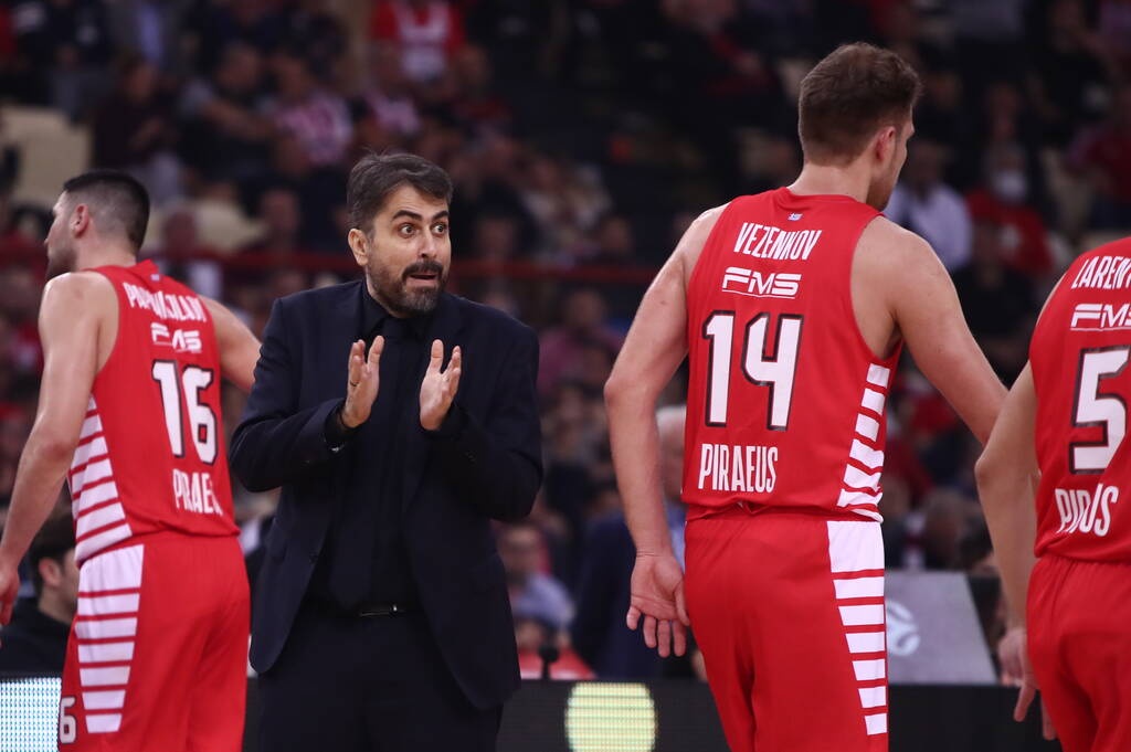 Ολυμπιακός-Παρτιζάν: Ξέσπασμα Μπαρτζώκα - Έγινε έξαλλος με τον Παπανικολάου (photos)