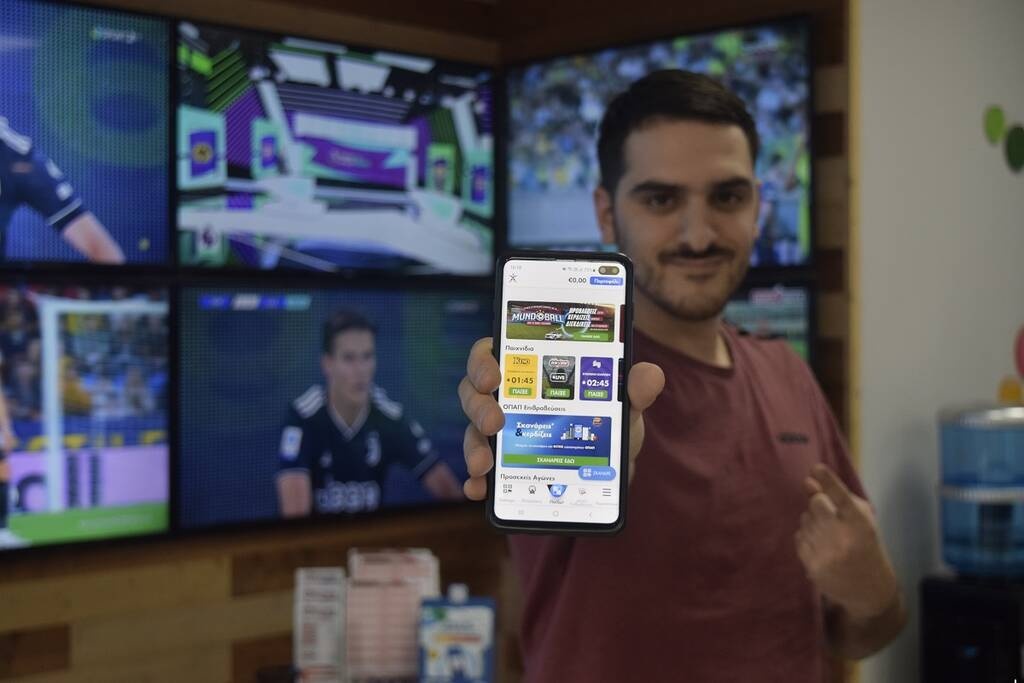 Αντώνης Γιαννόπουλος, υπάλληλος σε κατάστημα ΟΠΑΠ στο Αιγάλεω.