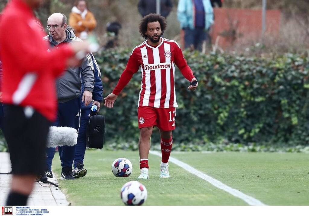 Ολυμπιακός - Χάντερσφιλντ: Ανησυχία για Μαρσέλο - Αποχώρησε κουτσαίνοντας από σκληρό μαρκάρισμα