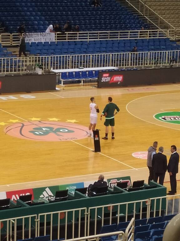 Παναθηναϊκός-Αρμάνι Μιλάνο: «Πηγαδάκι» Πονίτκα-Μπάρον πριν το τζάμπολ (video+photos)