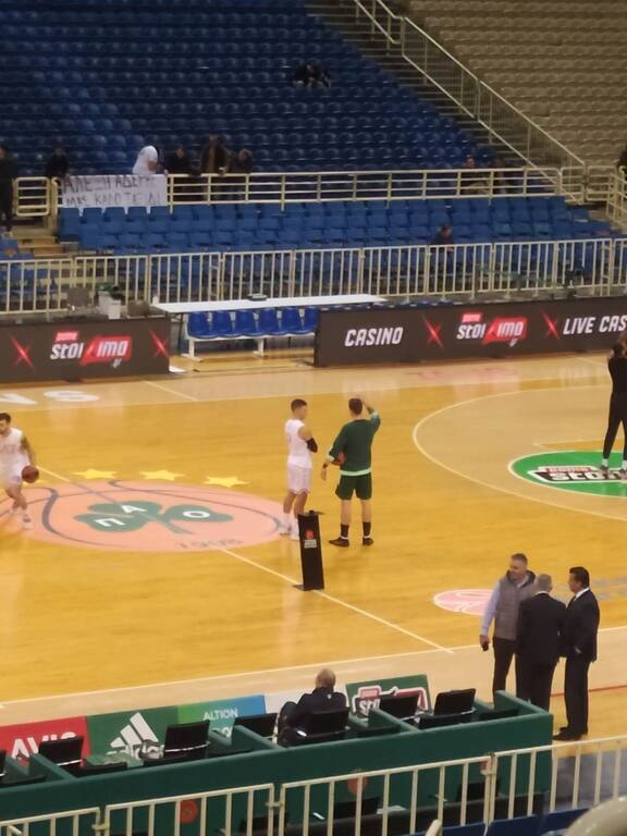 Παναθηναϊκός-Αρμάνι Μιλάνο: «Πηγαδάκι» Πονίτκα-Μπάρον πριν το τζάμπολ (video+photos)