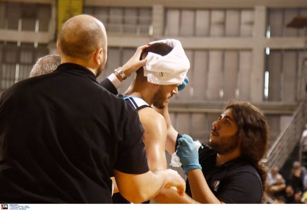 Άρης-Κολοσσός: Σοκαριστικός τραυματισμός, γέμισε αίματα το παρκέ (photos+video)