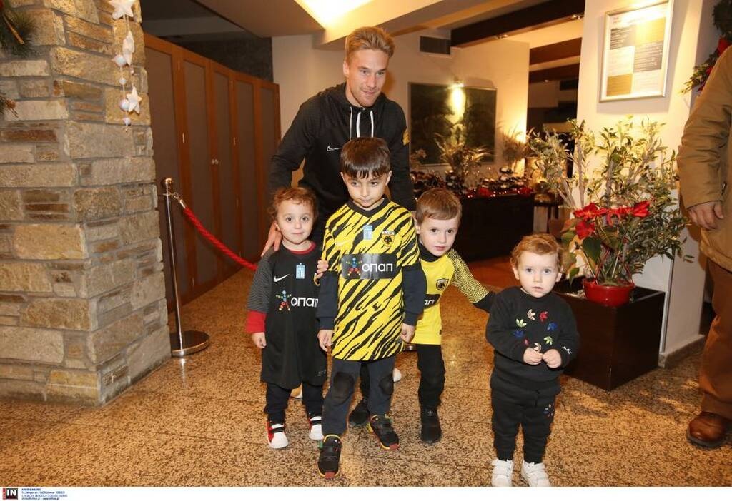 AEK: Υποδοχή στην Πορταριά - Ουρές για ένα εισιτήριο στον Βόλο (photos)