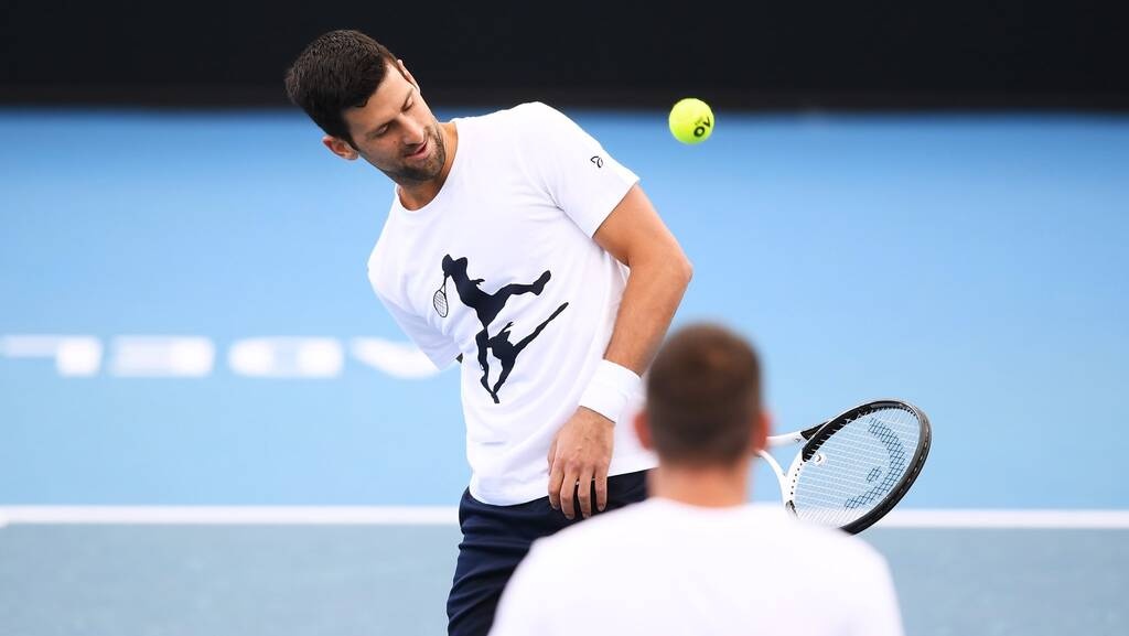 Australian Open: Στην Αυστραλία ο Τζόκοβιτς για το 22ο Grand Slam – Η πρώτη προπόνηση (photos)