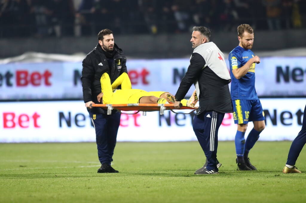 Άρης - Παναιτωλικός 1-0: Αποχώρησε βουρκωμένος με φορείο ο Πάλμα (photos)