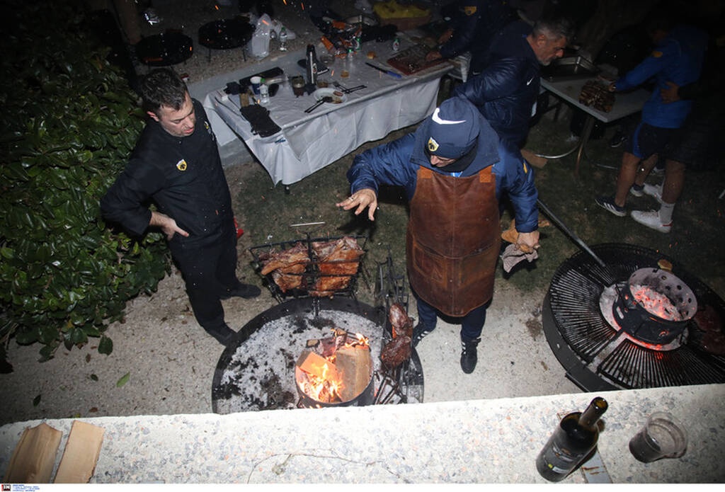 ΑΕΚ: Ηγέτης και στο ψήσιμο ο Αλμέιδα - Φωτορεπορτάζ από το μπάρμπεκιου της Ένωσης