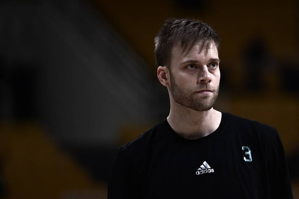 Παναθηναϊκός - Ολυμπιακός: Ζεσταίνεται η ατμόσφαιρα στο ΟΑΚΑ (photos)