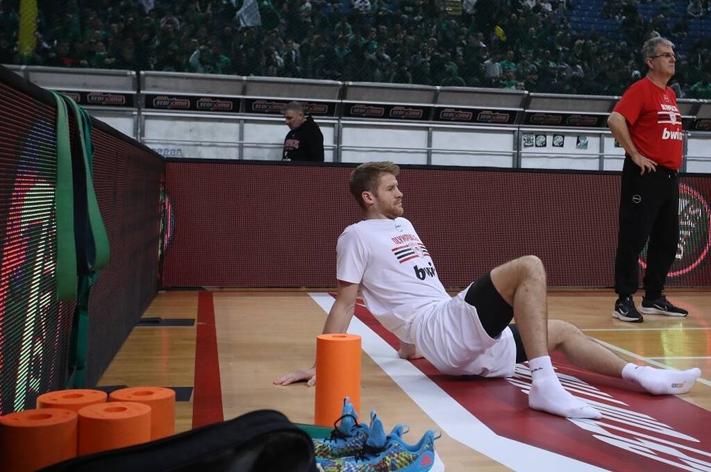 Παναθηναϊκός - Ολυμπιακός: Ζεσταίνεται η ατμόσφαιρα στο ΟΑΚΑ (photos)