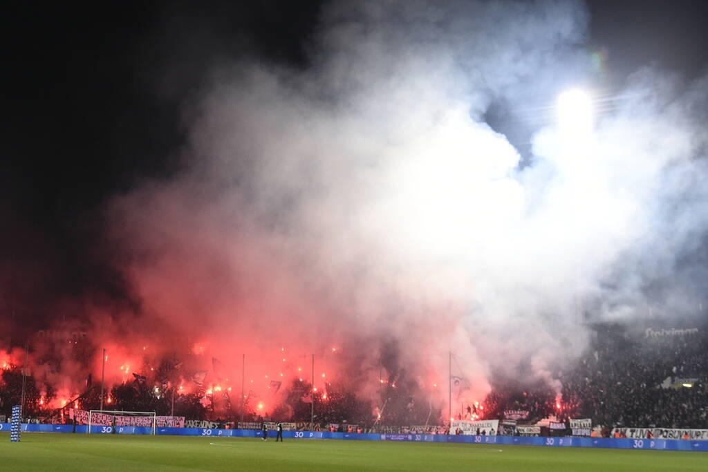ΠΑΟΚ-Άρης: Καυτή ατμόσφαιρα στην Τούμπα (video+photos)