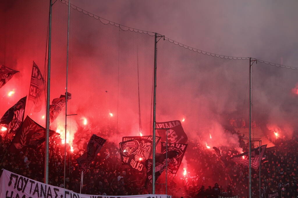 ΠΑΟΚ-Άρης: Καυτή ατμόσφαιρα στην Τούμπα (video+photos)