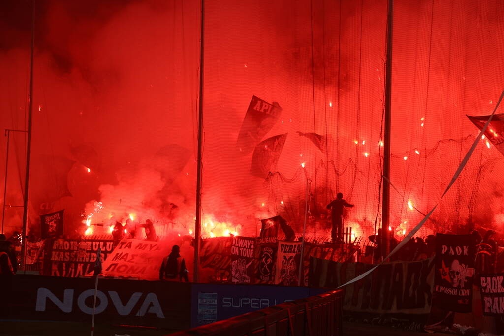 ΠΑΟΚ-Άρης: Καυτή ατμόσφαιρα στην Τούμπα (video+photos)