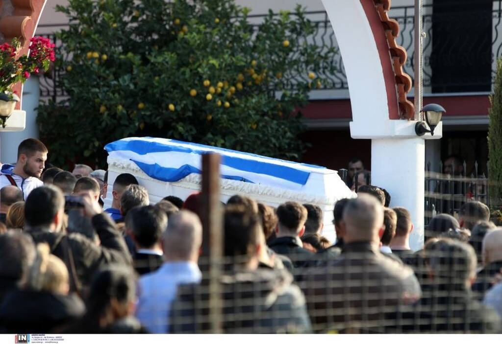 Βασίλης Τόπαλος: Θρήνος στην κηδεία του 16χρονου πρωταθλητή Ευρώπης