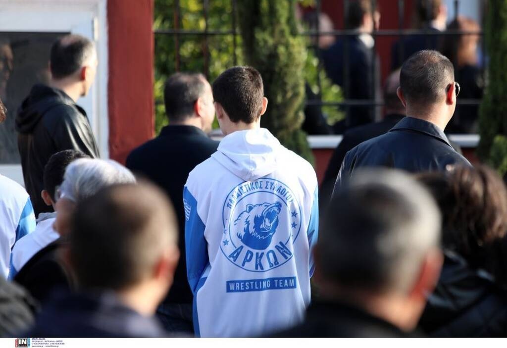 Βασίλης Τόπαλος: Θρήνος στην κηδεία του 16χρονου πρωταθλητή Ευρώπης