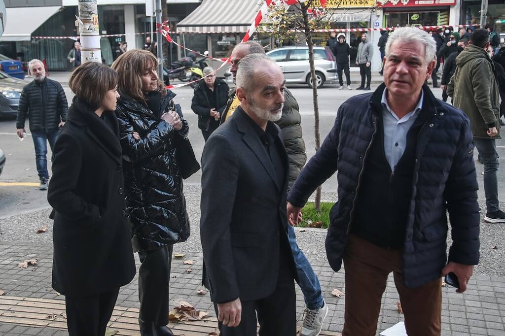 Δολοφονία Άλκη Καμπανού: Ξεκίνησε η δίκη - Το μήνυμα του πατέρα του για τη Δικαιοσύνη (videos)