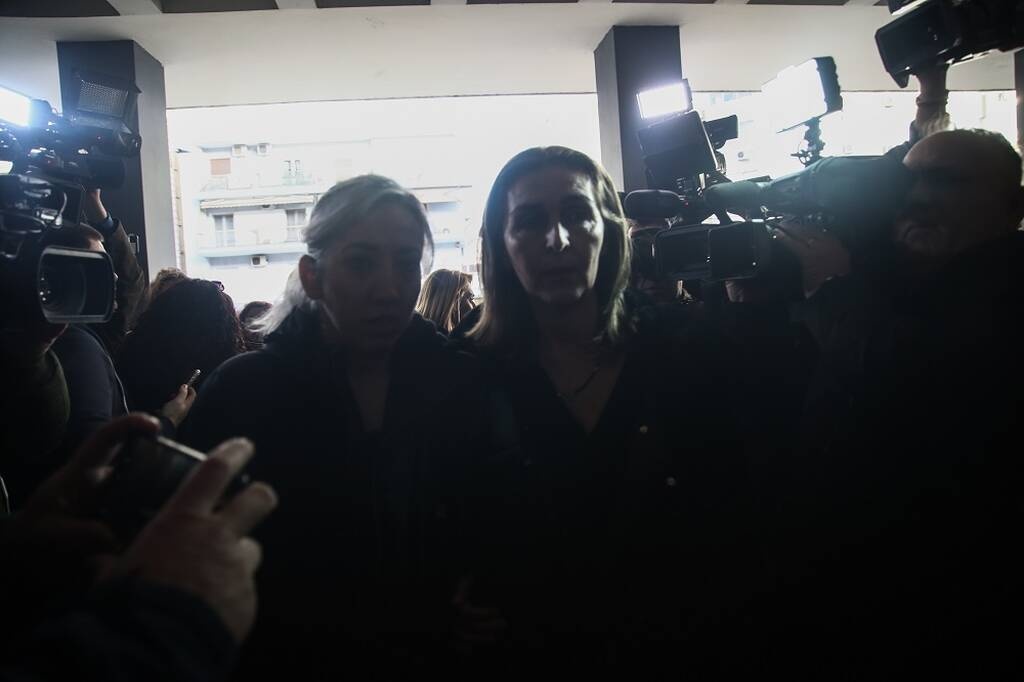 Δολοφονία Άλκη Καμπανού: Ξεκίνησε η δίκη - Το μήνυμα του πατέρα του για τη Δικαιοσύνη (videos)