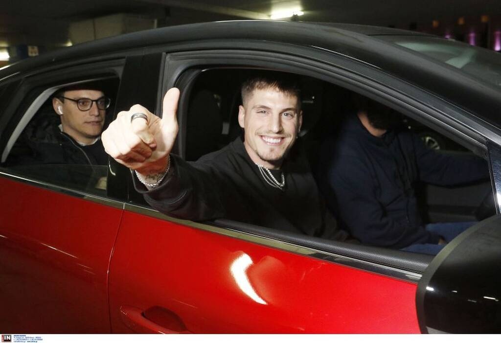 Ολυμπιακός: Στην Ελλάδα για τις υπογραφές ο Σέρζι Κανός - «Μπορώ να δώσω πολλά» (video+photos)