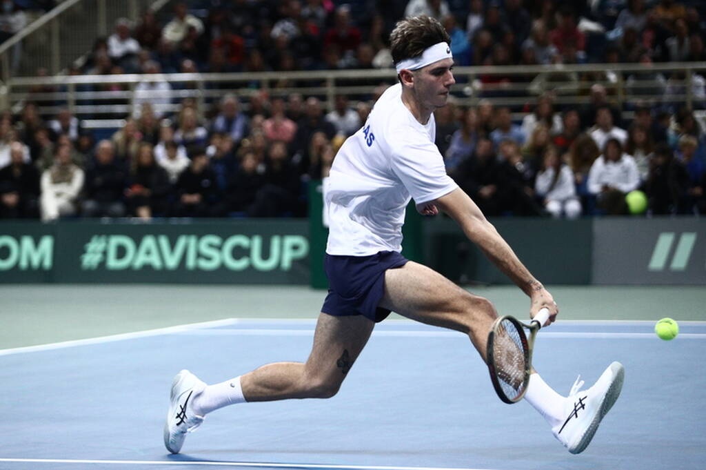 Davis Cup: Ο εκπληκτικός Θάνος λύγισε τον Αντράντε και πλησιάζει την πρόκριση η Ελλάδα! (vids+pics)
