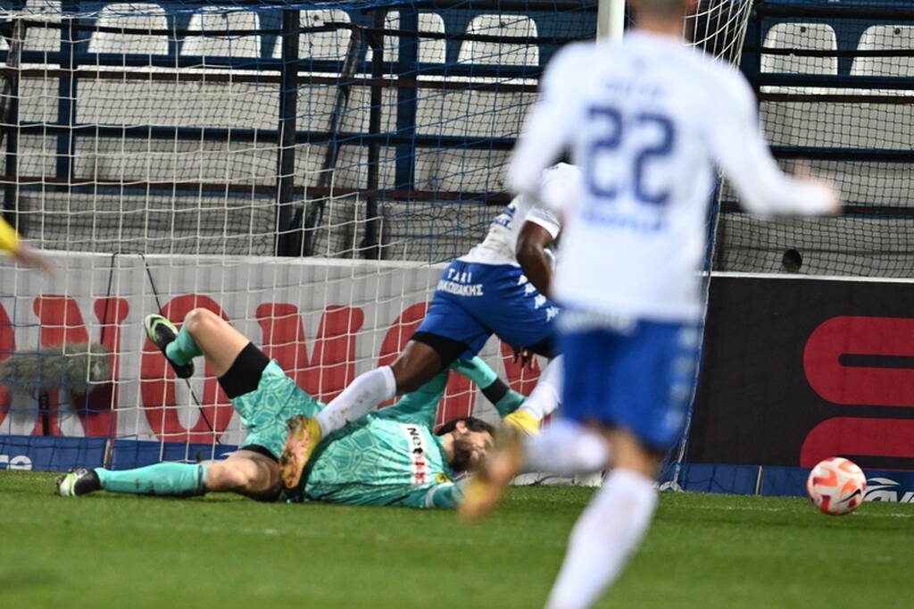 Ιωνικός-Άρης 1-0: Χρυσή νίκη οδηγεί τους Νικαιώτες στη σωτηρία - Σε κρίση οι Θεσσαλονικείς (vids)