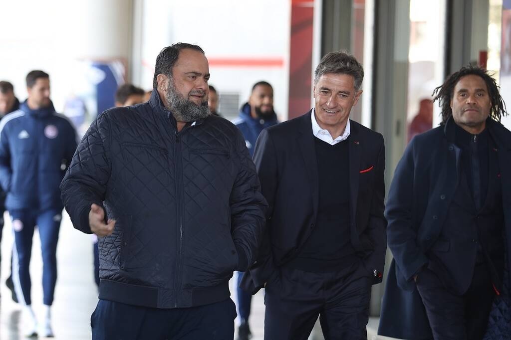 Ολυμπιακός: Απέτισαν φόρο τιμής στα θύματα της Θύρας 7 Μαρινάκης και ποδοσφαιρικό τμήμα (photos)