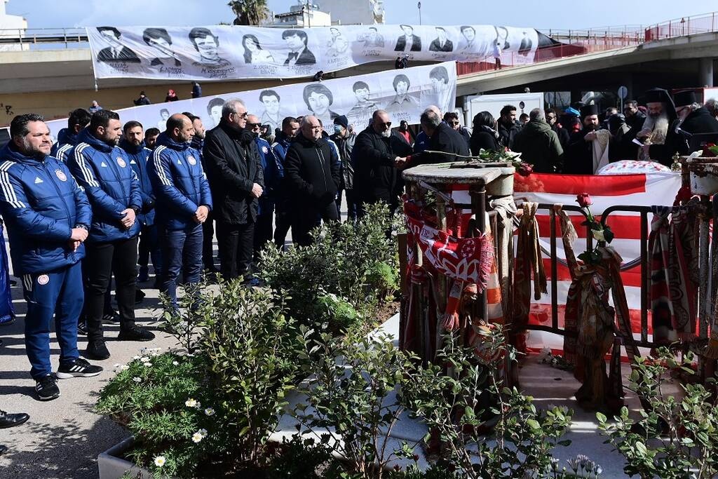 Ολυμπιακός: Τίμησε τη μνήμη των θυμάτων (photos)