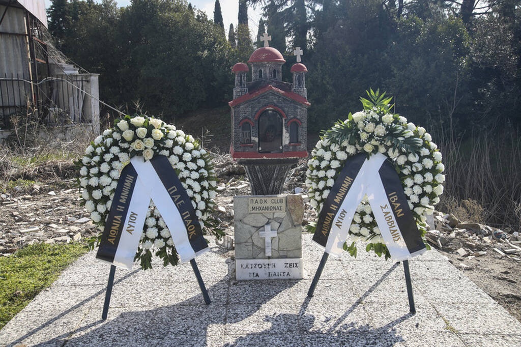 ΠΑΟΚ: Ο Αναστασιάδης και παίκτες στο μνημόνυνο για τον Κατσούρη (photos)