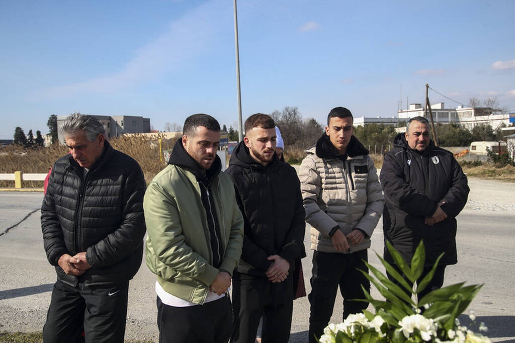 ΠΑΟΚ: Ο Αναστασιάδης και παίκτες στο μνημόνυνο για τον Κατσούρη (photos)