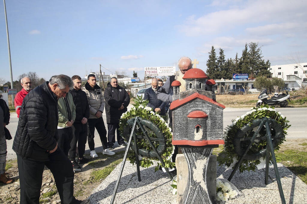 ΠΑΟΚ: Ο Αναστασιάδης και παίκτες στο μνημόνυνο για τον Κατσούρη (photos)