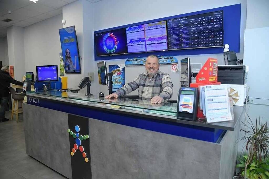 Απόστολος Φερεντίνος, ιδιοκτήτης καταστήματος ΟΠΑΠ στην Αθήνα