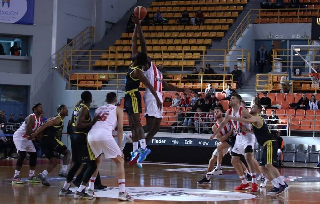 Κύπελλο Ελλάδας - Final 8: Τραγική η εικόνα στις εξέδρες και στο Ολυμπιακός - Άρης (photos)