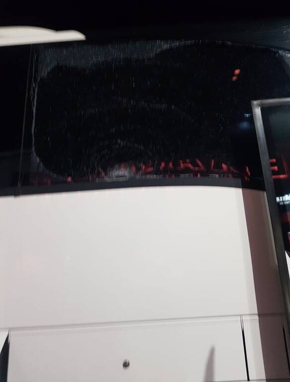 Ιωνικός: «Πόλεμος» ανακοινώσεων με Παναιτωλικό και φωτογραφία με σπασμένο τζάμι