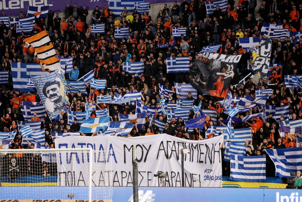 Σύγκρουση τρένων στα Τέμπη: Ενός λεπτού σιγή στο ΑΠΟΕΛ-Ομόνοια για τα θύματα της τραγωδίας (vid)