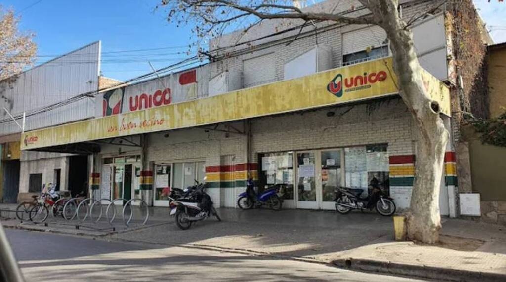 Η μαφία απειλεί τον Λιονέλ Μέσι, πυροβόλησαν 12 φορές σε κατάστημα κι άφησαν σημείωμα!